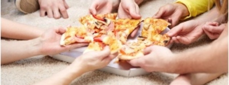 Adolescente se alimenta mal e risco à saúde cresce